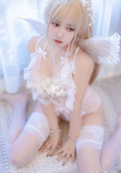 从后面挺进朋友未婚妻视频